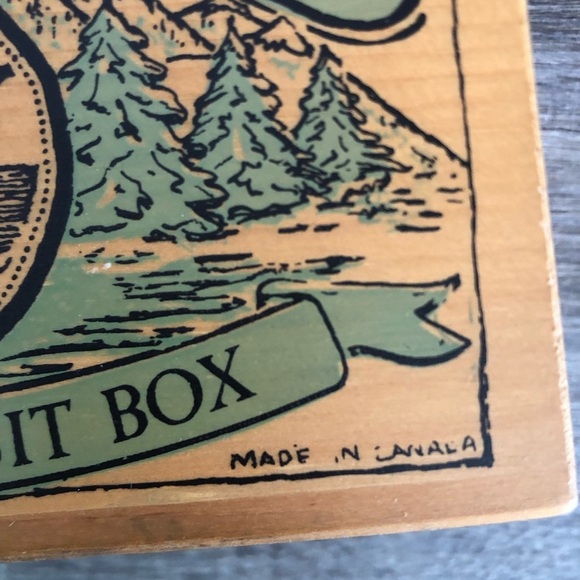 Vtg Wooden Canadian Loonie Coin Bank - Picture 10 of 14